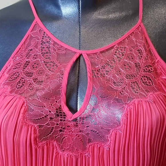 BCBGMAXAZRIA Pleated Lace & Chiffon High/Low Dress - Picture 9 of 10